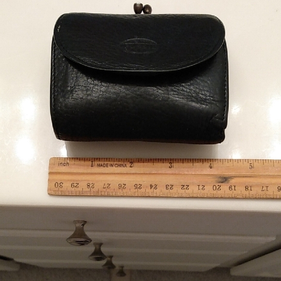 Fossil Elegant Compact Black Genuine Leather Wallet Kisslock Coin Purse - Picture 12 of 16